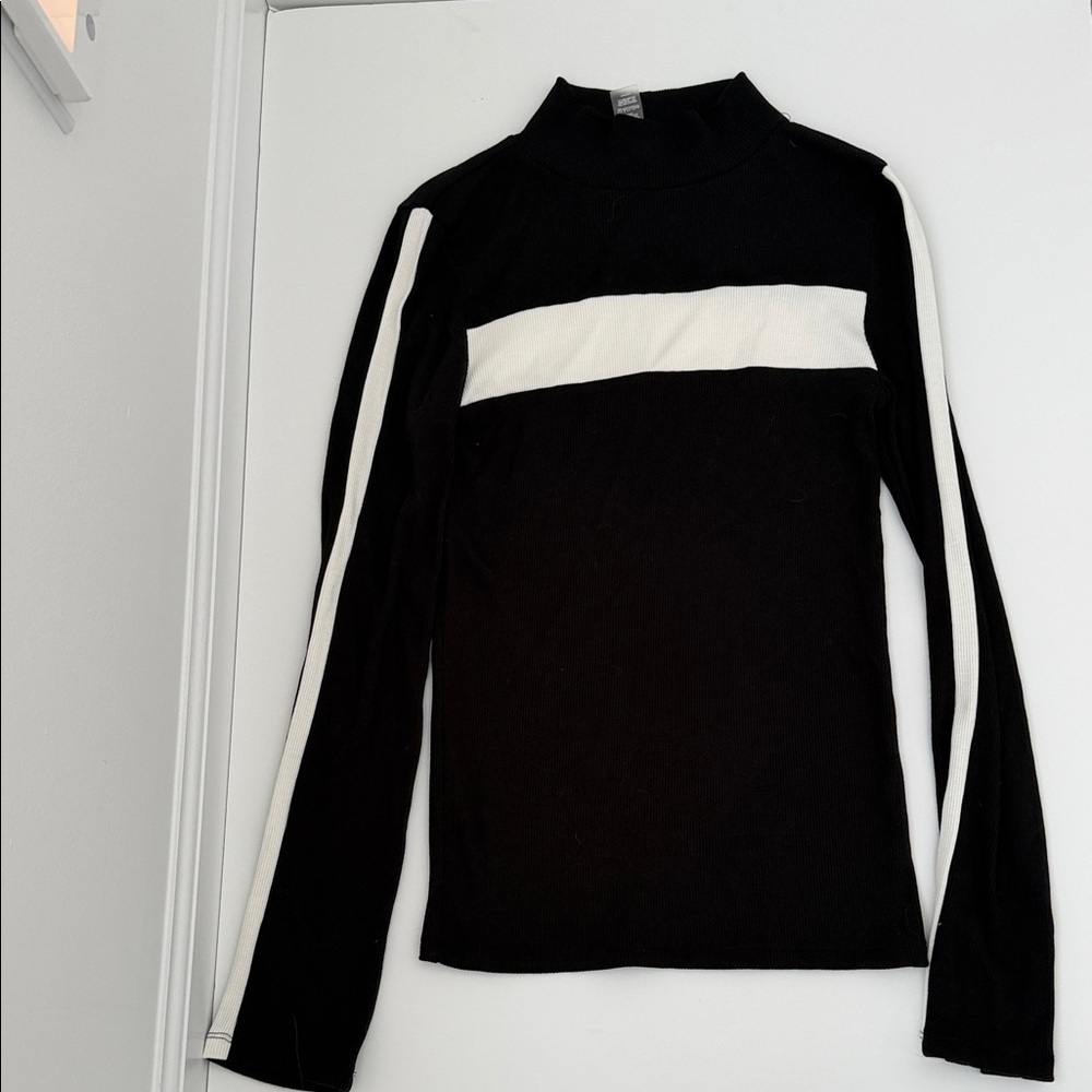 LOFT Black and White Long Sleeve Top